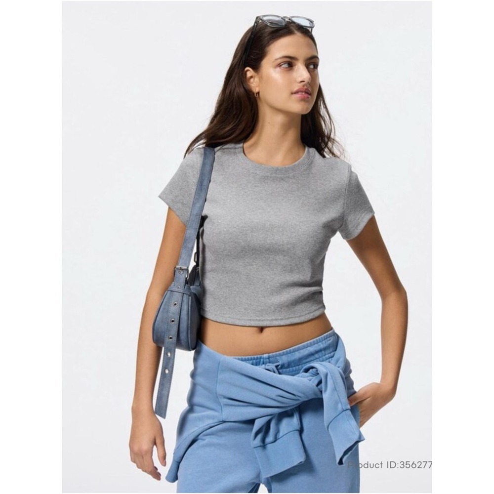 GU Ribbed Cropped T-shirt in "Set of 2" black and grey size large #cropped